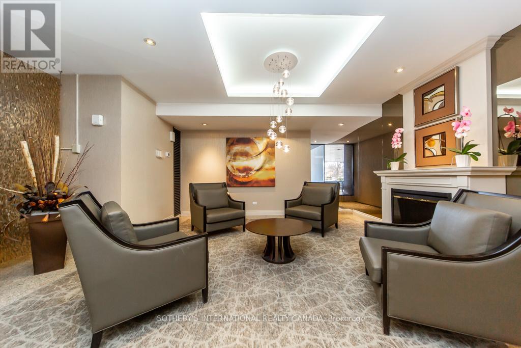 302 - 260 Scarlett Road, Toronto, Ontario  M6N 4X6 - Photo 4 - W12822208