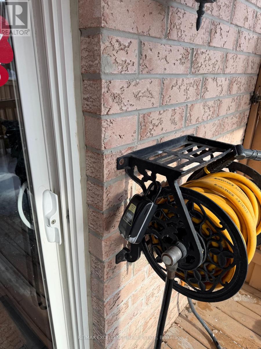 Lower - 4568 Centretown Way, Mississauga, Ontario  L5R 0E2 - Photo 11 - W12822270