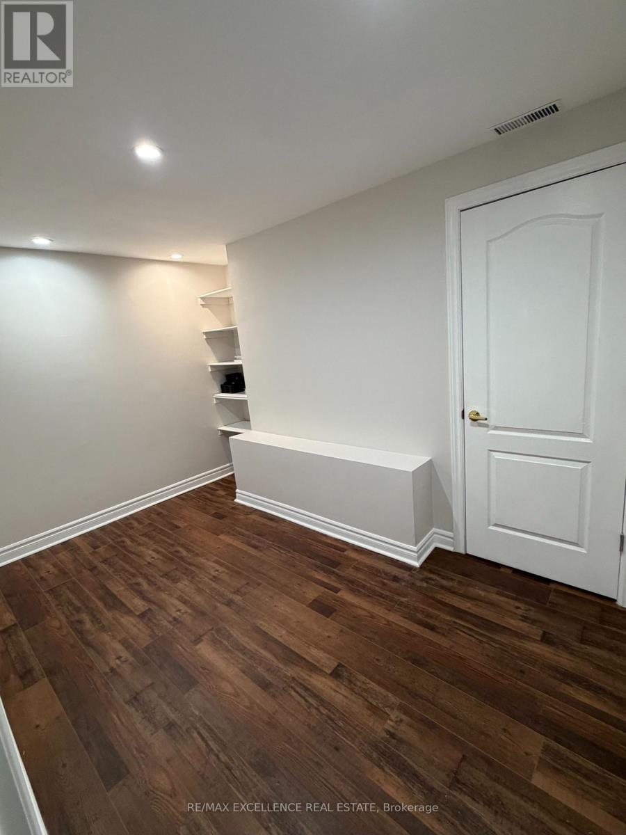 Lower - 4568 Centretown Way, Mississauga, Ontario  L5R 0E2 - Photo 7 - W12822270