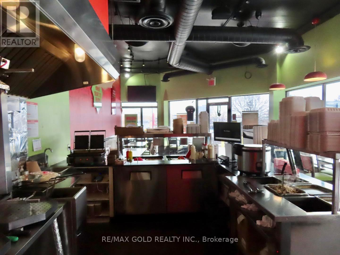 1 - 14 Lisa Street, Brampton, Ontario  L6T 5R2 - Photo 6 - W12822292