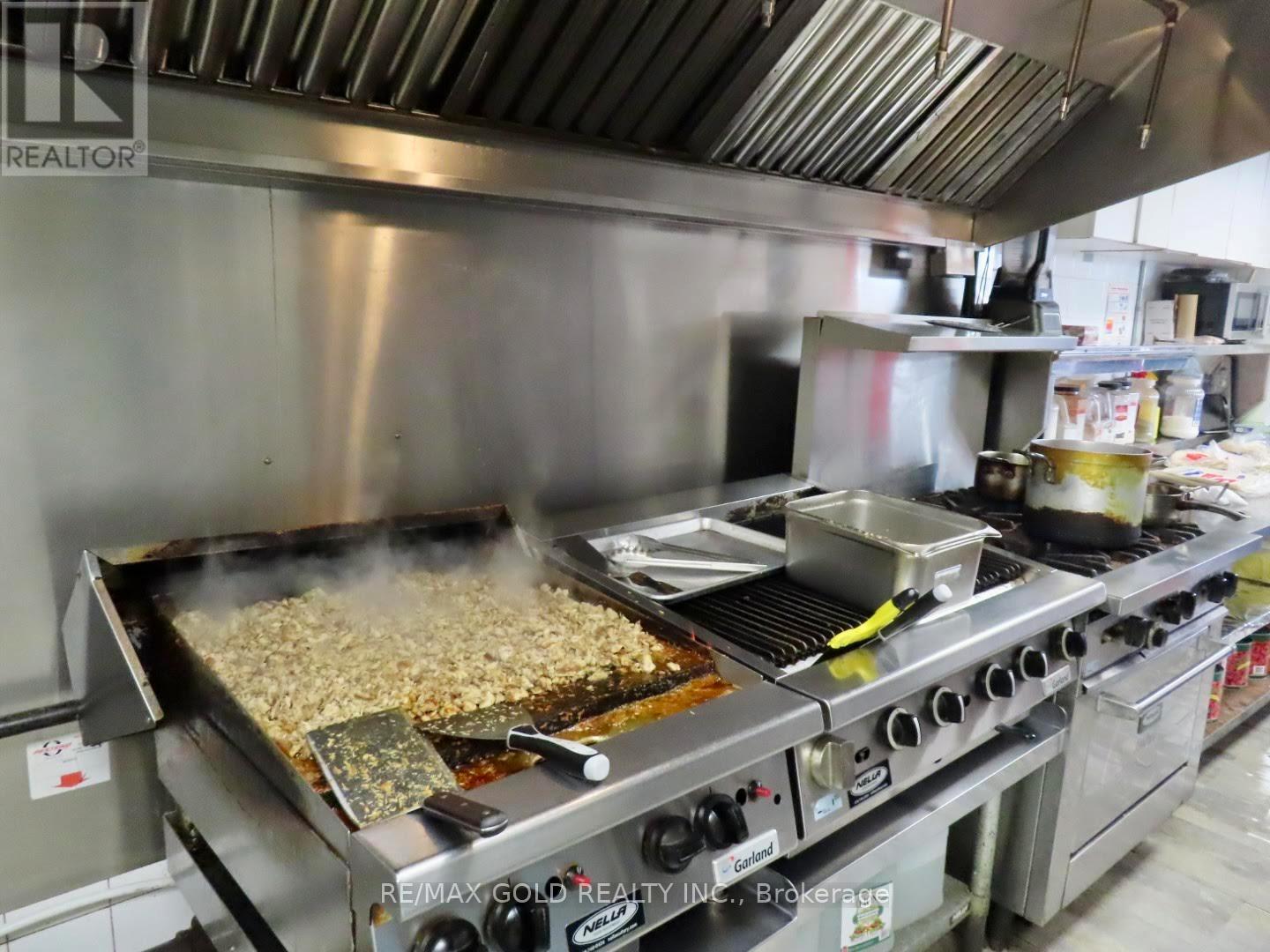 1 - 14 Lisa Street, Brampton, Ontario  L6T 5R2 - Photo 8 - W12822292