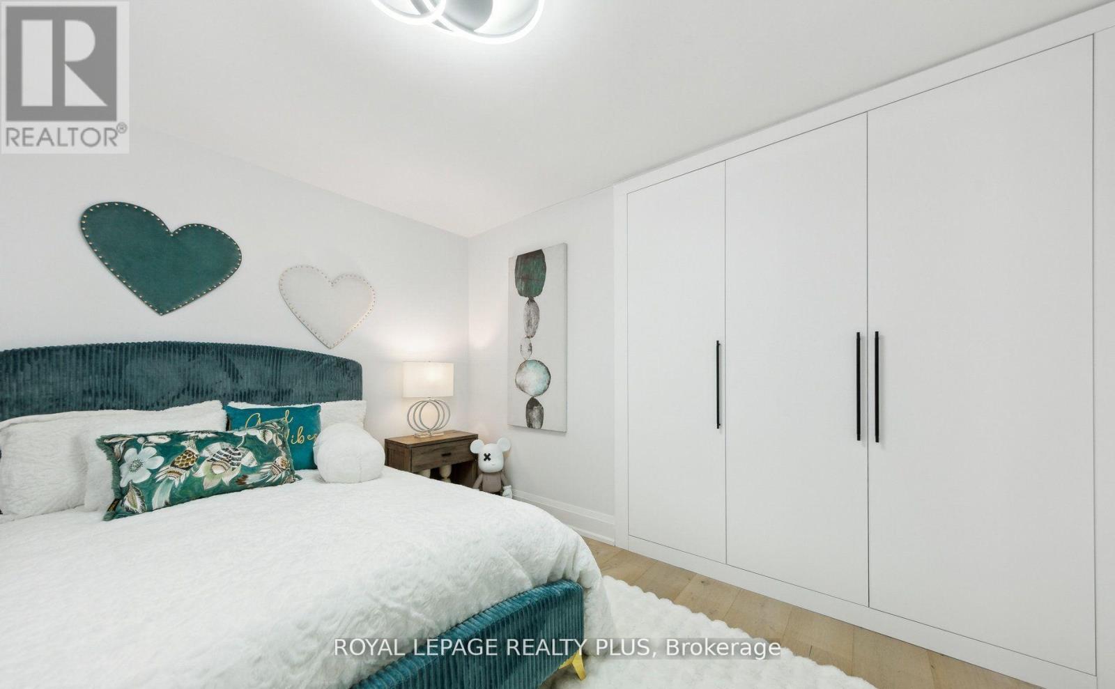 4344 Dallas Court, Mississauga, Ontario  L4W 4G7 - Photo 25 - W12822296