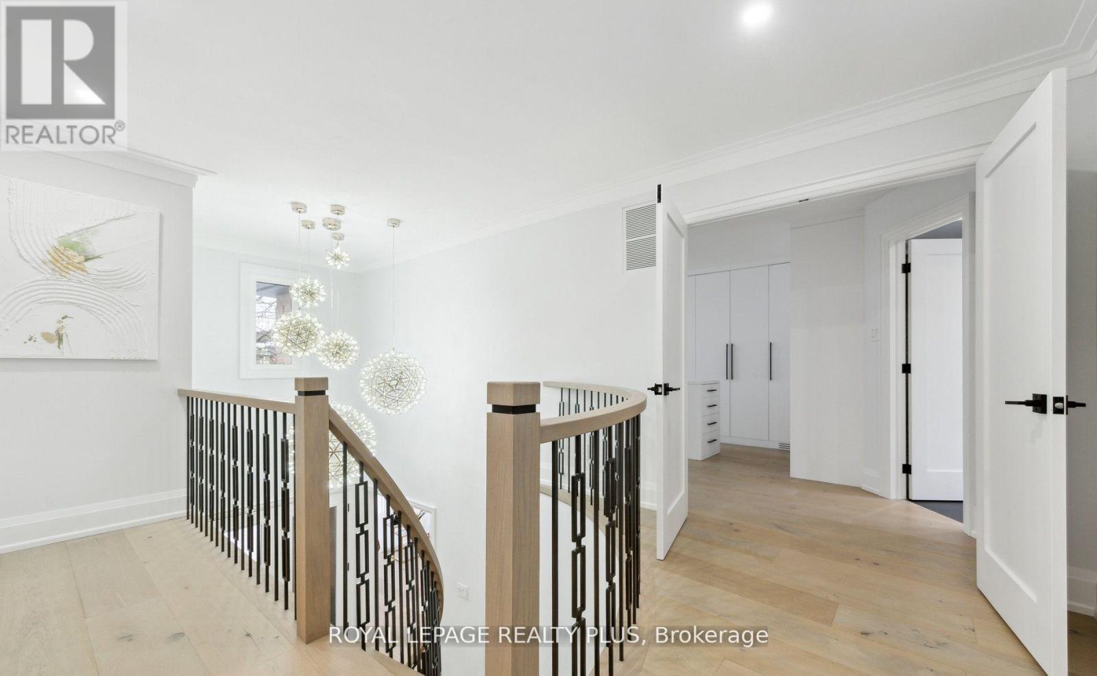 4344 Dallas Court, Mississauga, Ontario  L4W 4G7 - Photo 30 - W12822296