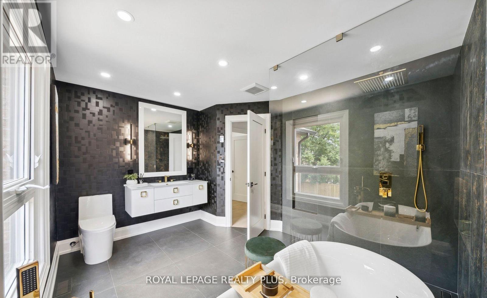 4344 Dallas Court, Mississauga, Ontario  L4W 4G7 - Photo 35 - W12822296