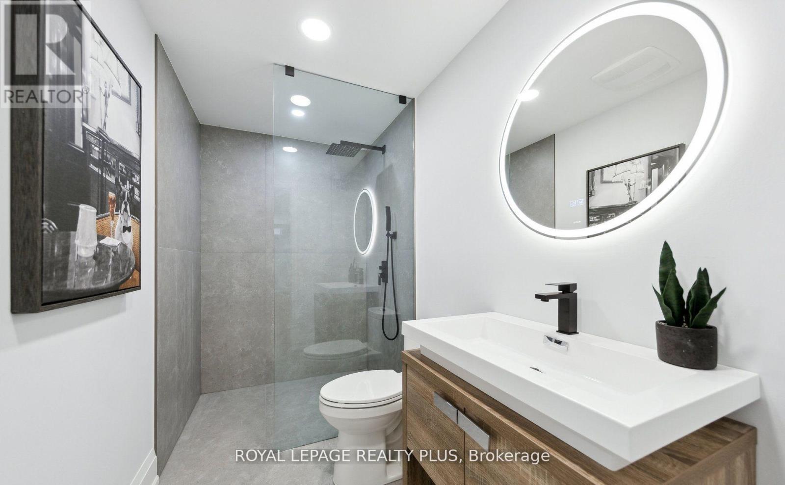 4344 Dallas Court, Mississauga, Ontario  L4W 4G7 - Photo 39 - W12822296