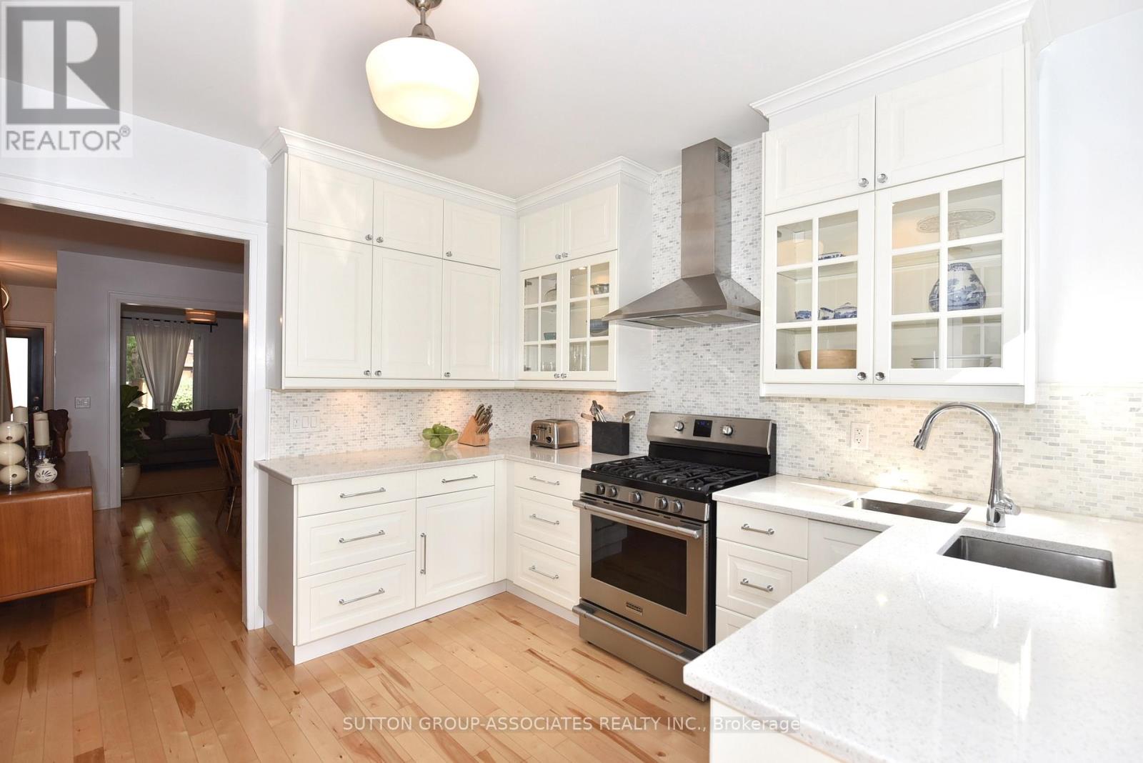 640 Beresford Avenue, Toronto, Ontario M6S 3C3 - Photo 16 - W12822302