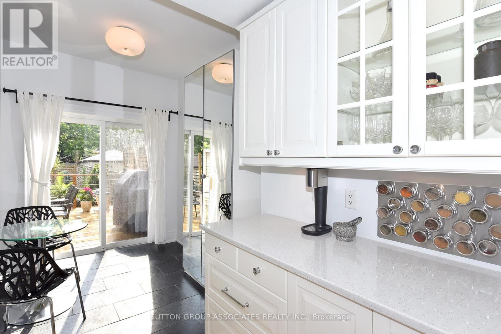 640 Beresford Avenue, Toronto, Ontario M6S 3C3 - Photo 17 - W12822302