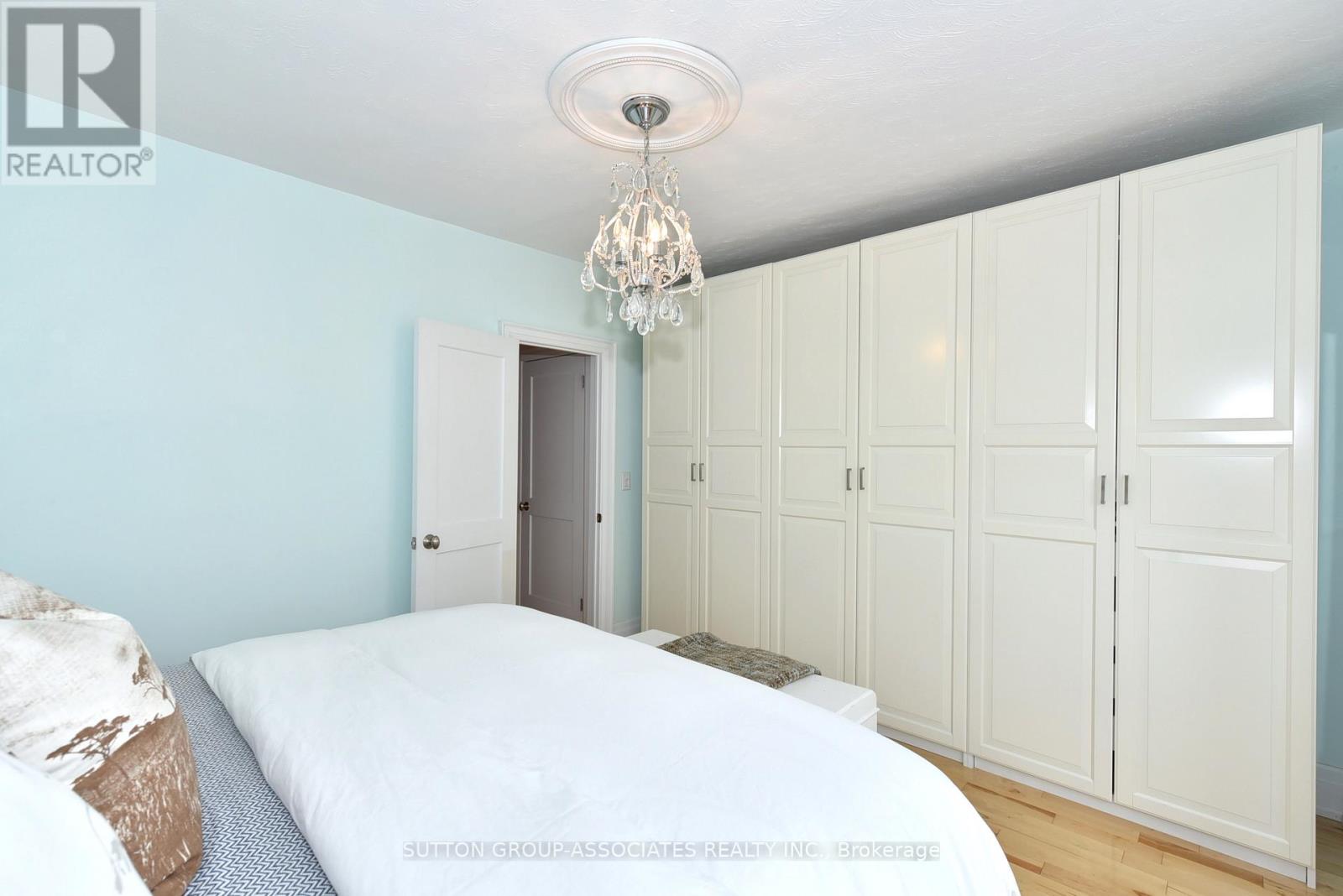 640 Beresford Avenue, Toronto, Ontario M6S 3C3 - Photo 24 - W12822302