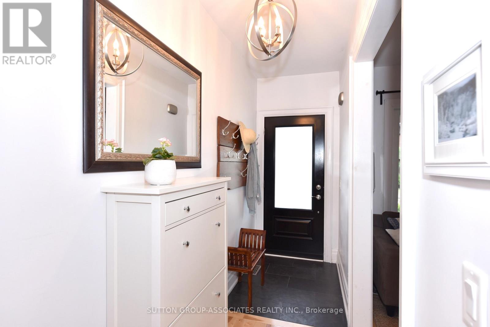 640 Beresford Avenue, Toronto, Ontario M6S 3C3 - Photo 3 - W12822302