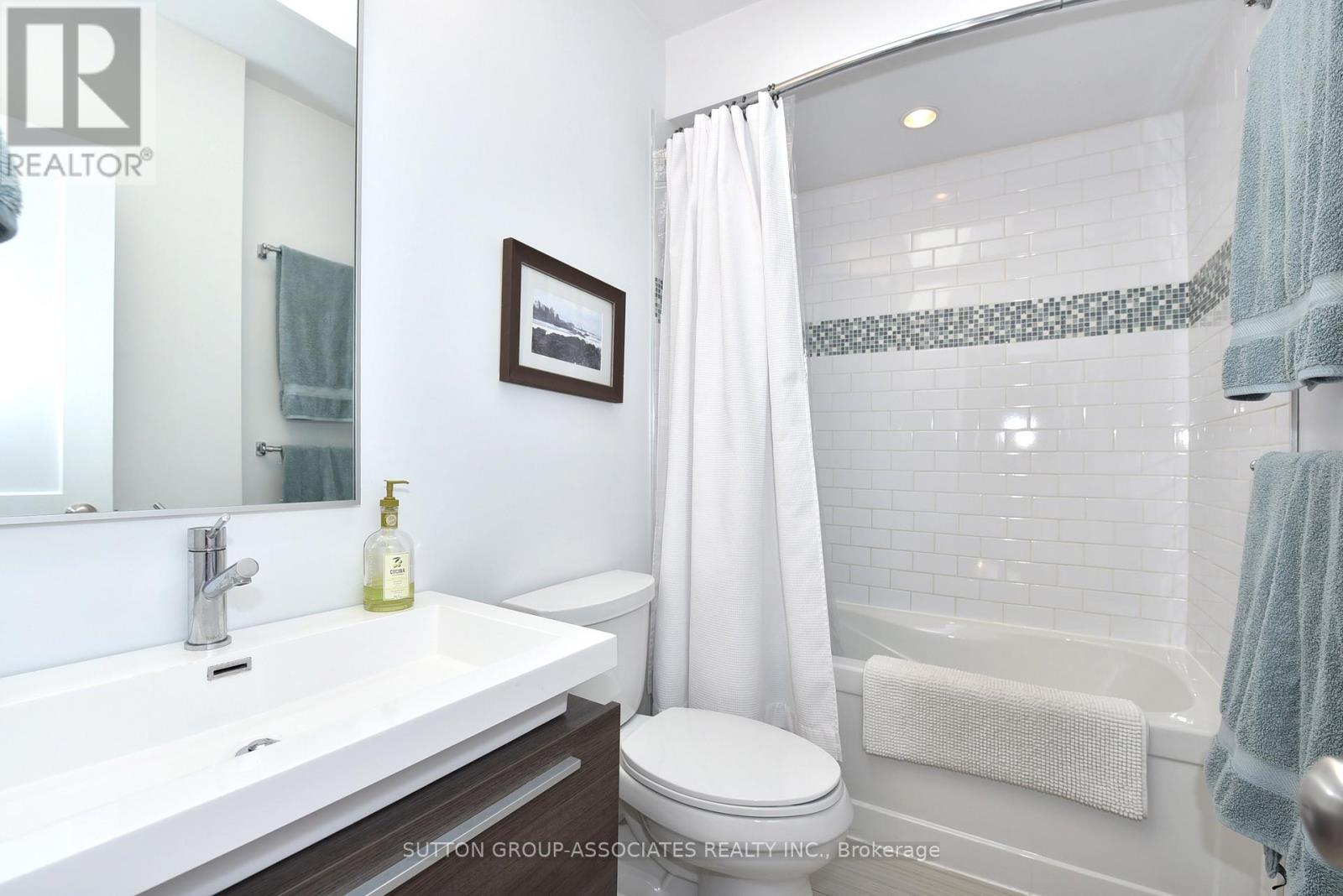 640 Beresford Avenue, Toronto, Ontario M6S 3C3 - Photo 31 - W12822302