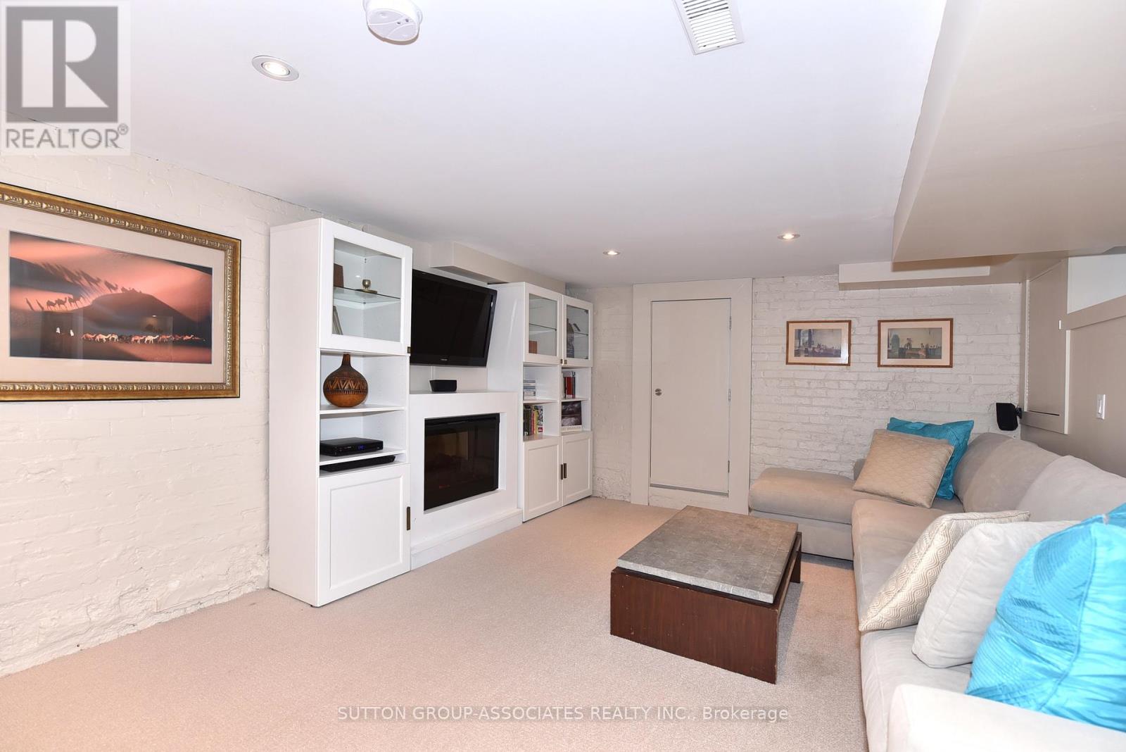 640 Beresford Avenue, Toronto, Ontario M6S 3C3 - Photo 35 - W12822302