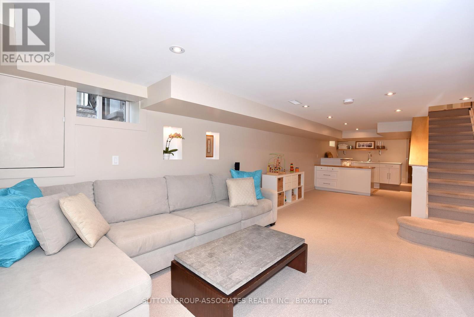 640 Beresford Avenue, Toronto, Ontario M6S 3C3 - Photo 36 - W12822302