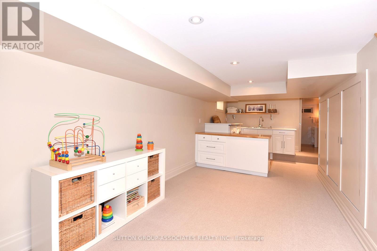 640 Beresford Avenue, Toronto, Ontario M6S 3C3 - Photo 38 - W12822302