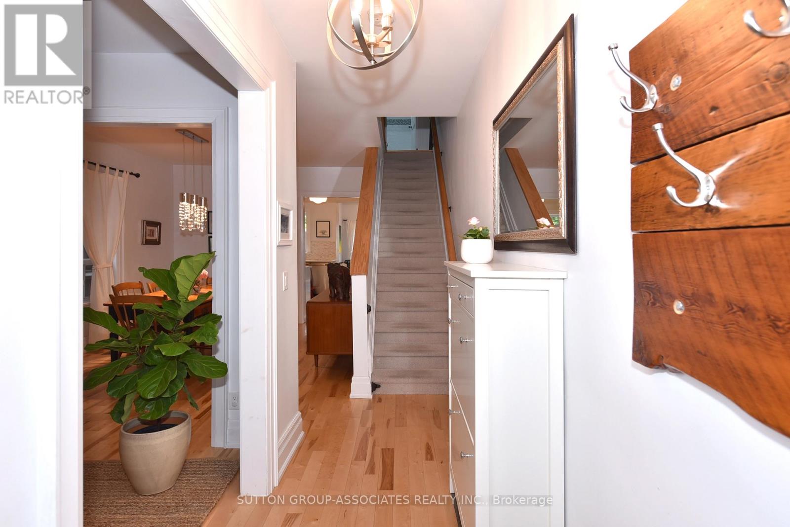 640 Beresford Avenue, Toronto, Ontario M6S 3C3 - Photo 4 - W12822302