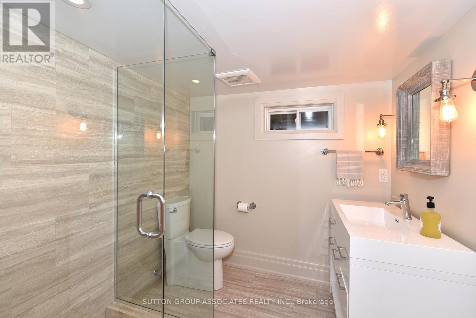 640 Beresford Avenue, Toronto, Ontario M6S 3C3 - Photo 42 - W12822302