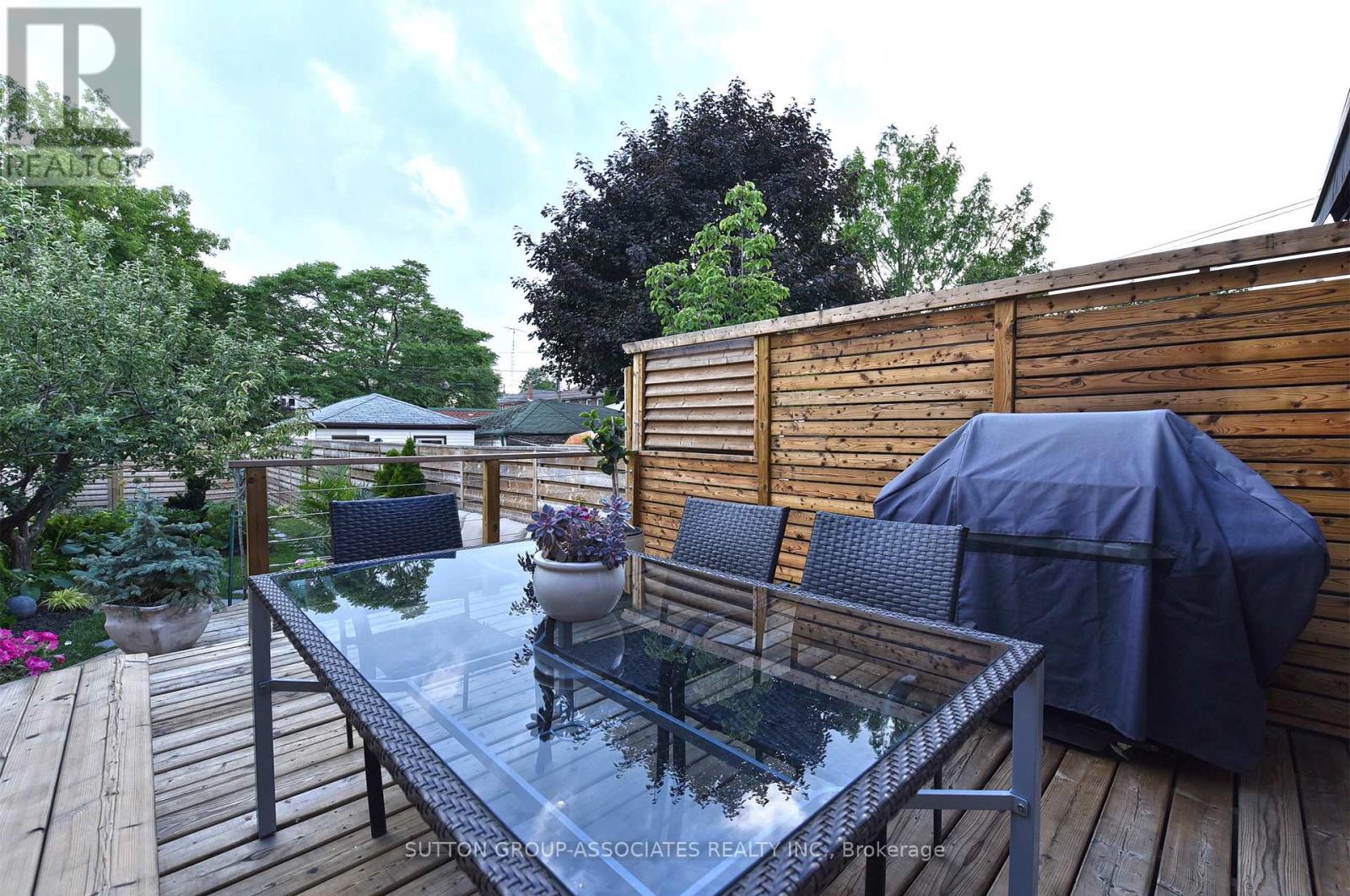 640 Beresford Avenue, Toronto, Ontario M6S 3C3 - Photo 45 - W12822302