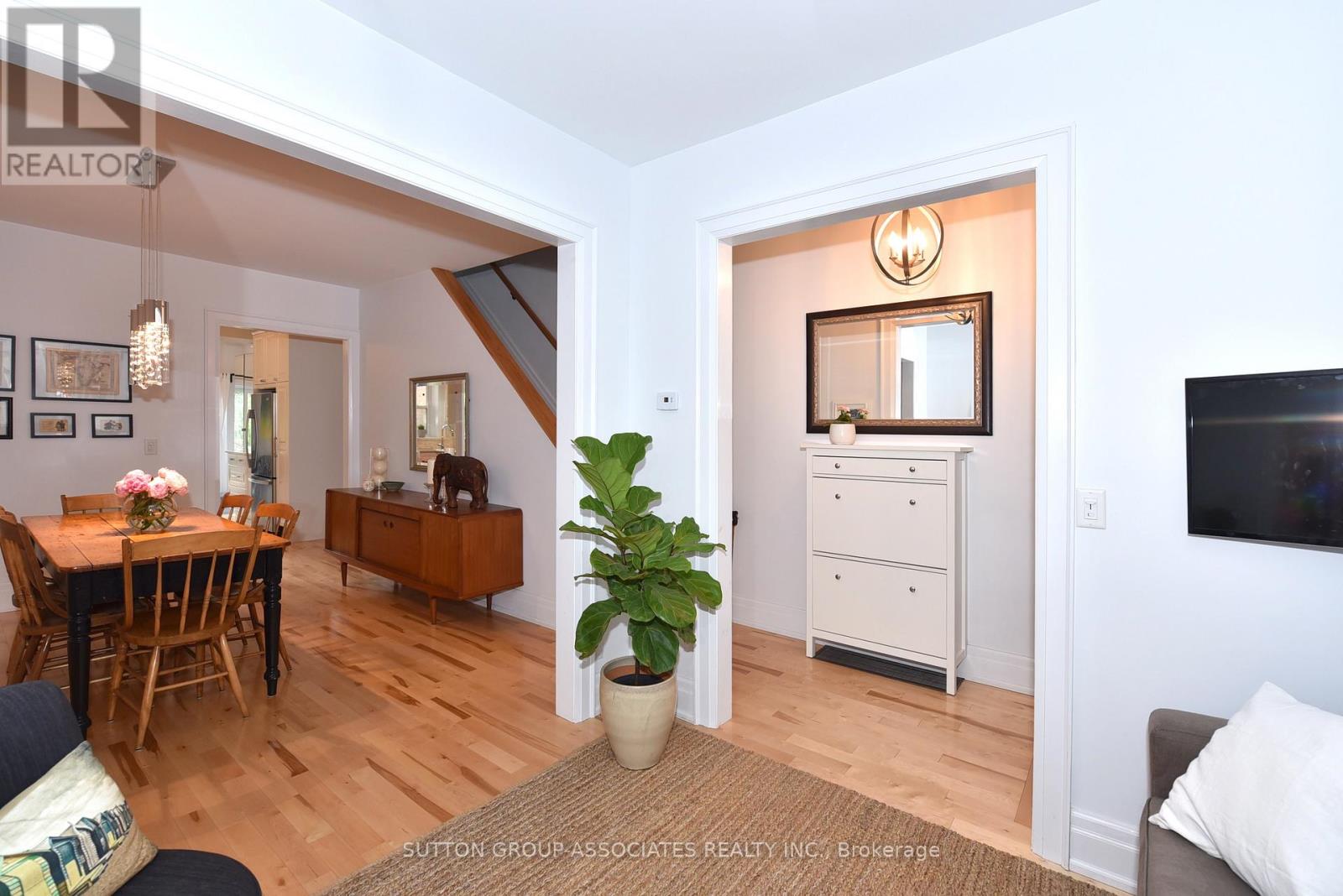 640 Beresford Avenue, Toronto, Ontario M6S 3C3 - Photo 7 - W12822302