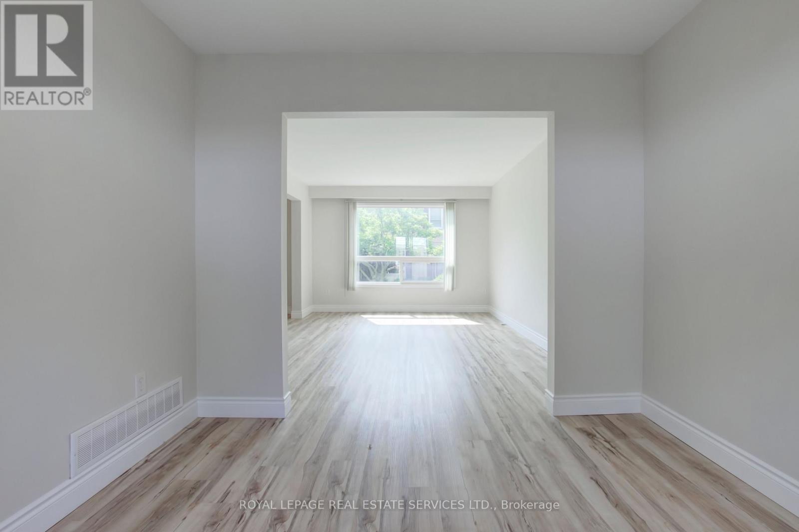 37 - 5475 Lakeshore Road, Burlington, Ontario  L7L 1E1 - Photo 10 - W12822340