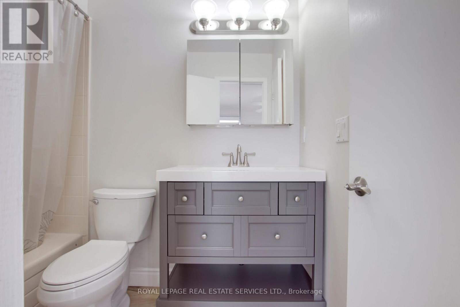 37 - 5475 Lakeshore Road, Burlington, Ontario  L7L 1E1 - Photo 23 - W12822340