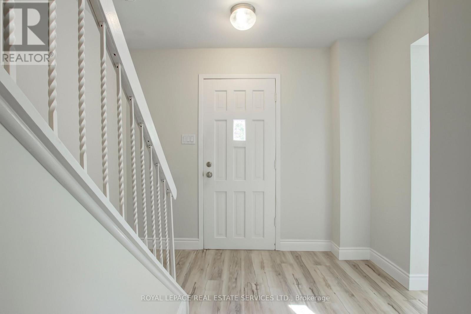 37 - 5475 Lakeshore Road, Burlington, Ontario  L7L 1E1 - Photo 3 - W12822340