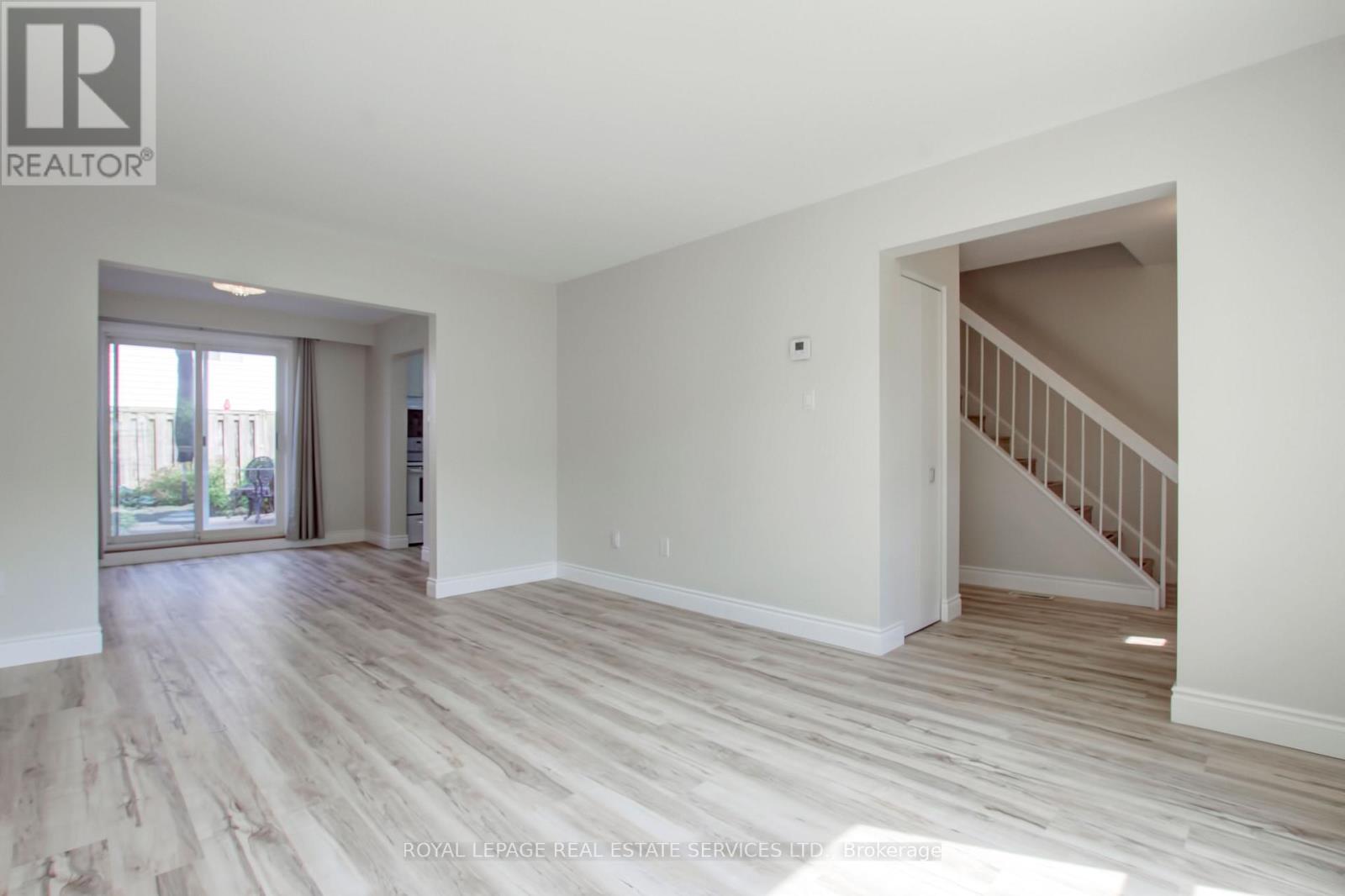 37 - 5475 Lakeshore Road, Burlington, Ontario  L7L 1E1 - Photo 6 - W12822340