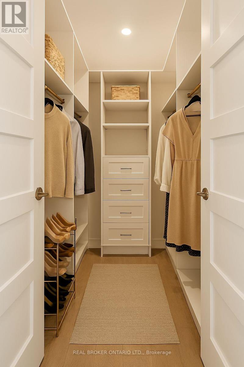 108 Hatherley Road, Toronto (Caledonia-Fairbank), Ontario  M6E 1W2 - Photo 11 - W12822358