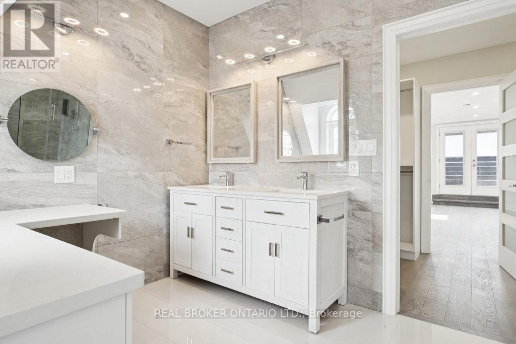 108 Hatherley Road, Toronto (Caledonia-Fairbank), Ontario  M6E 1W2 - Photo 15 - W12822358