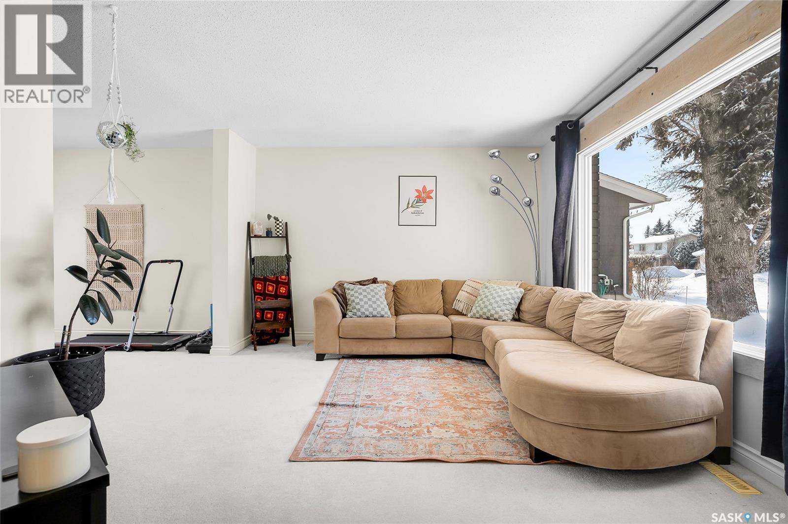 742 Trent Crescent, Saskatoon, Saskatchewan  S7H 4S5 - Photo 4 - SK029175