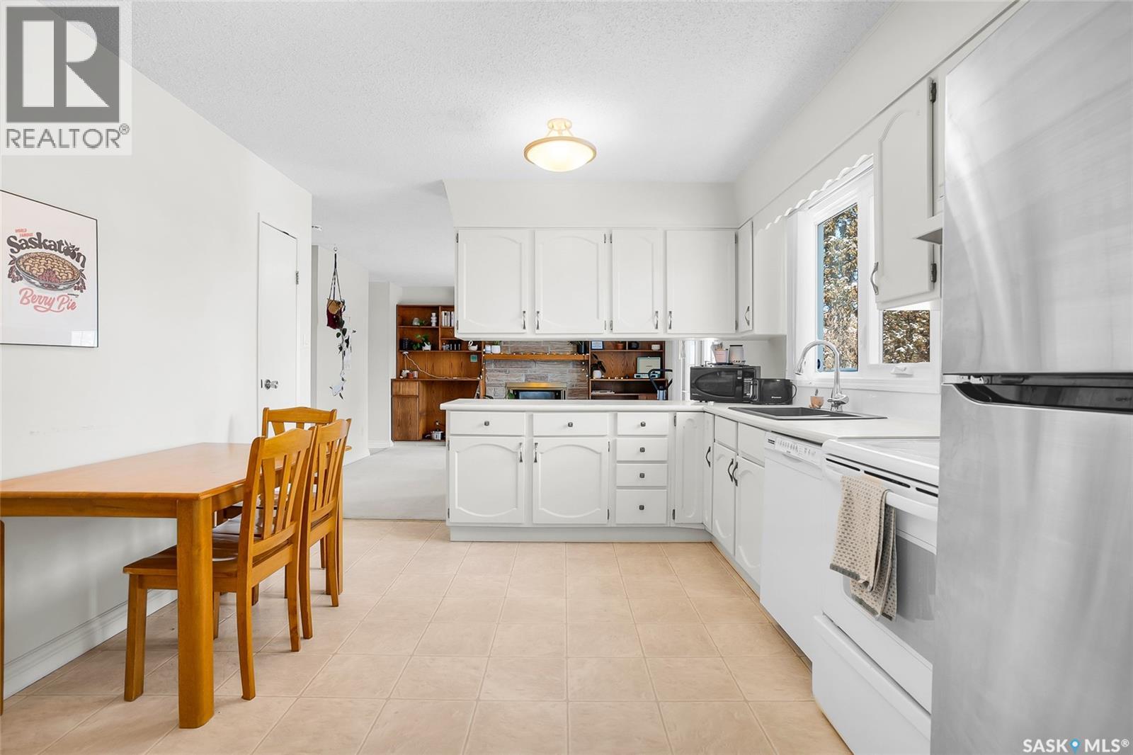 742 Trent Crescent, Saskatoon, Saskatchewan  S7H 4S5 - Photo 9 - SK029175