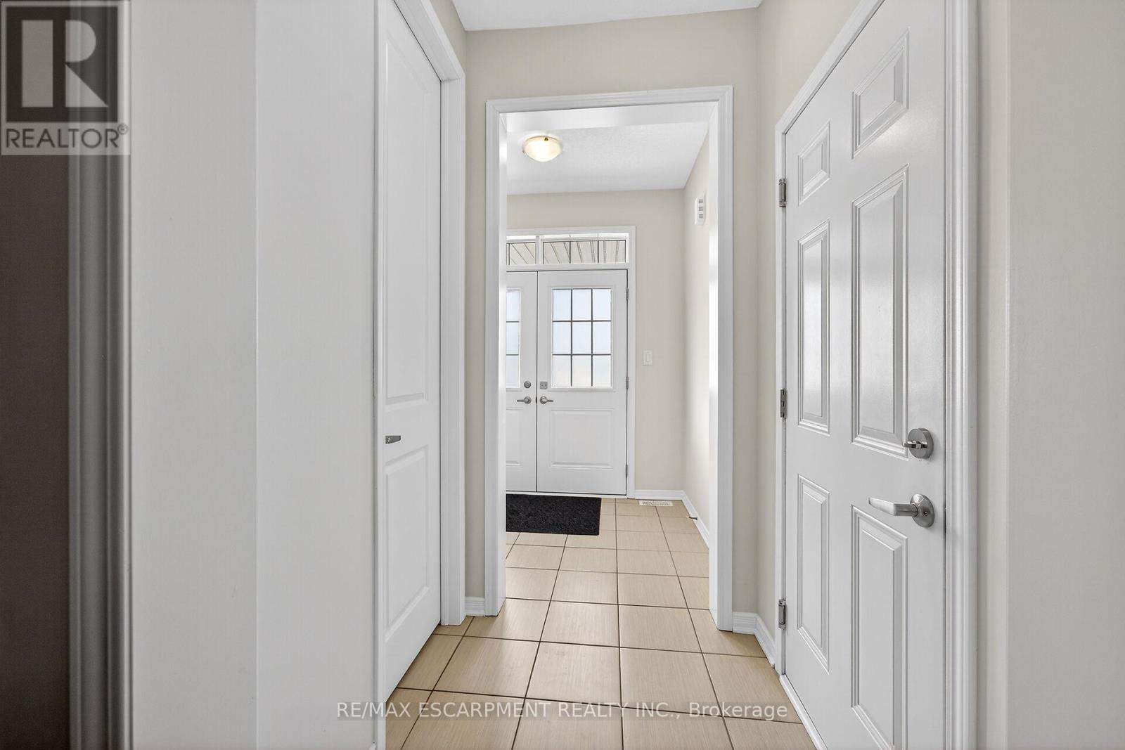 20 Armes Street, Hamilton, Ontario  L0R 1C0 - Photo 7 - X12822144