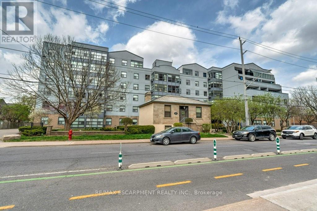 207 - 175 Hunter Street E, Hamilton (Corktown), Ontario  L8N 4E7 - Photo 2 - X12822156