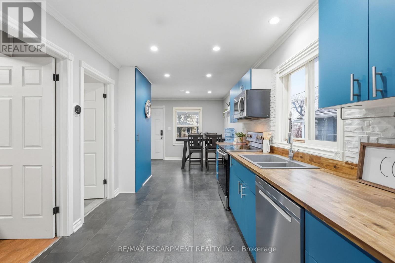 20 Trapnell Street, St. Catharines, Ontario  L2R 1A9 - Photo 11 - X12822242