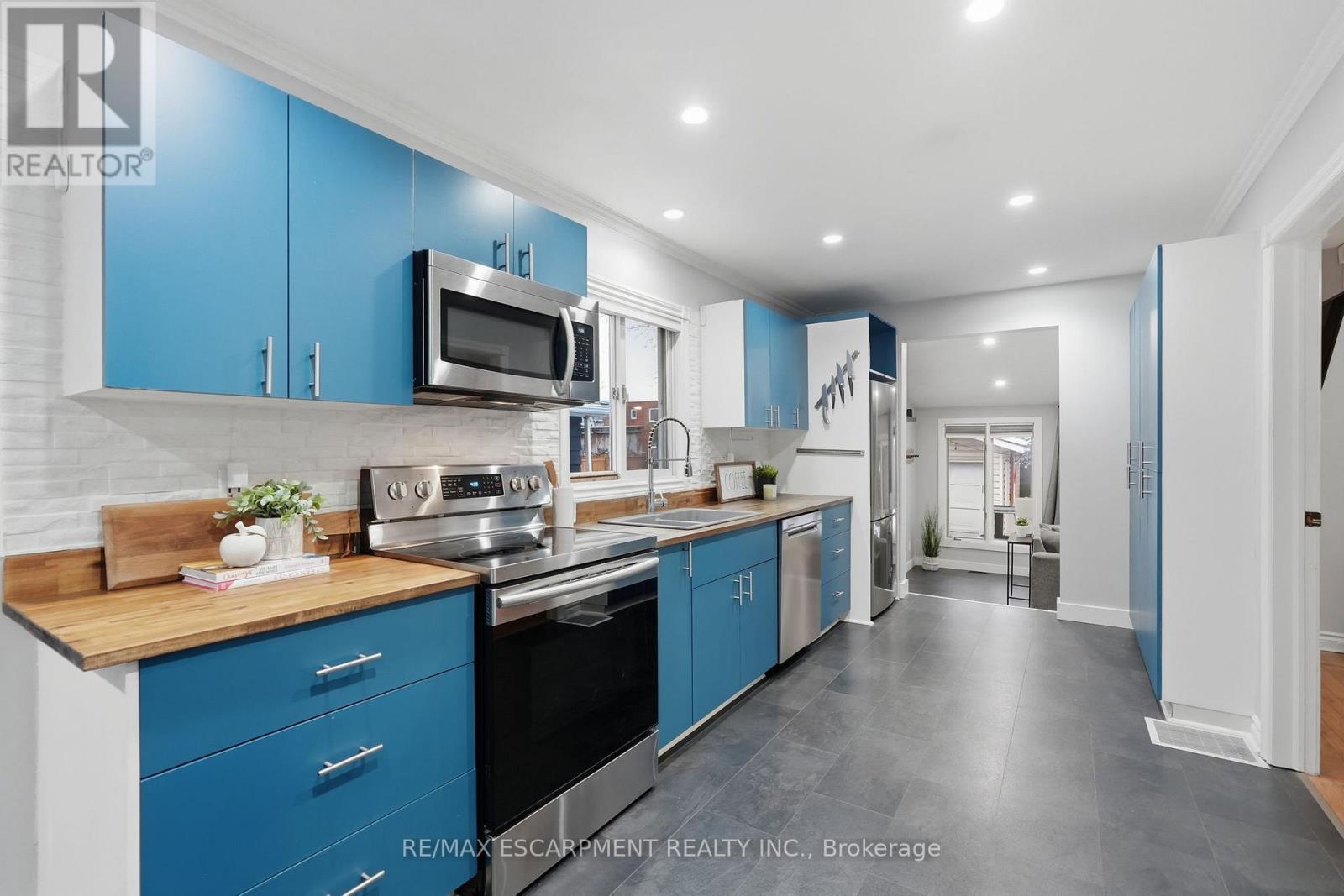 20 Trapnell Street, St. Catharines, Ontario  L2R 1A9 - Photo 8 - X12822242