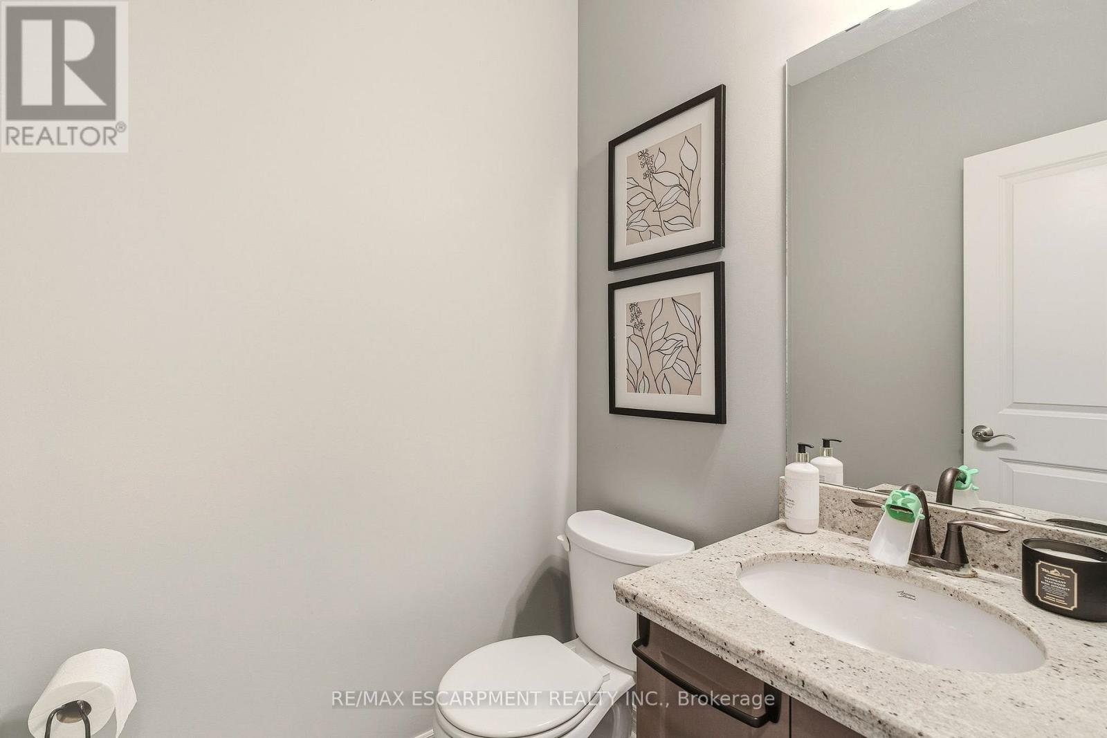 345 Festival Way, Hamilton, Ontario  L0R 1C0 - Photo 17 - X12822248