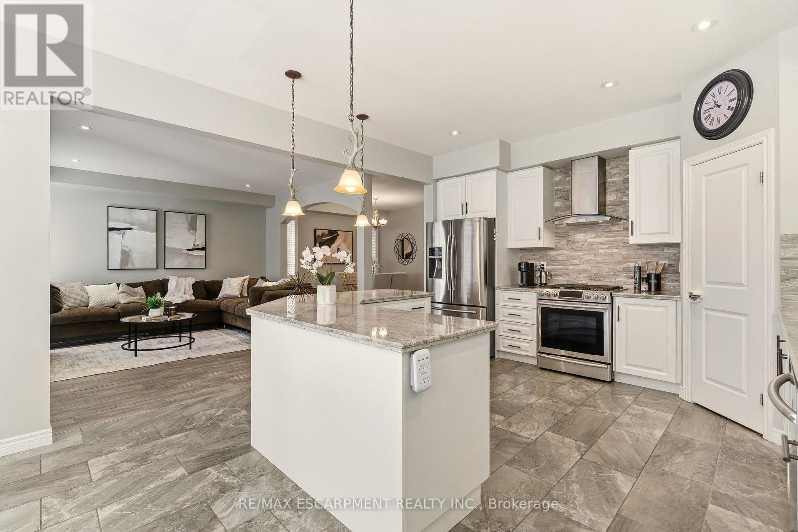 345 Festival Way, Hamilton, Ontario  L0R 1C0 - Photo 9 - X12822248