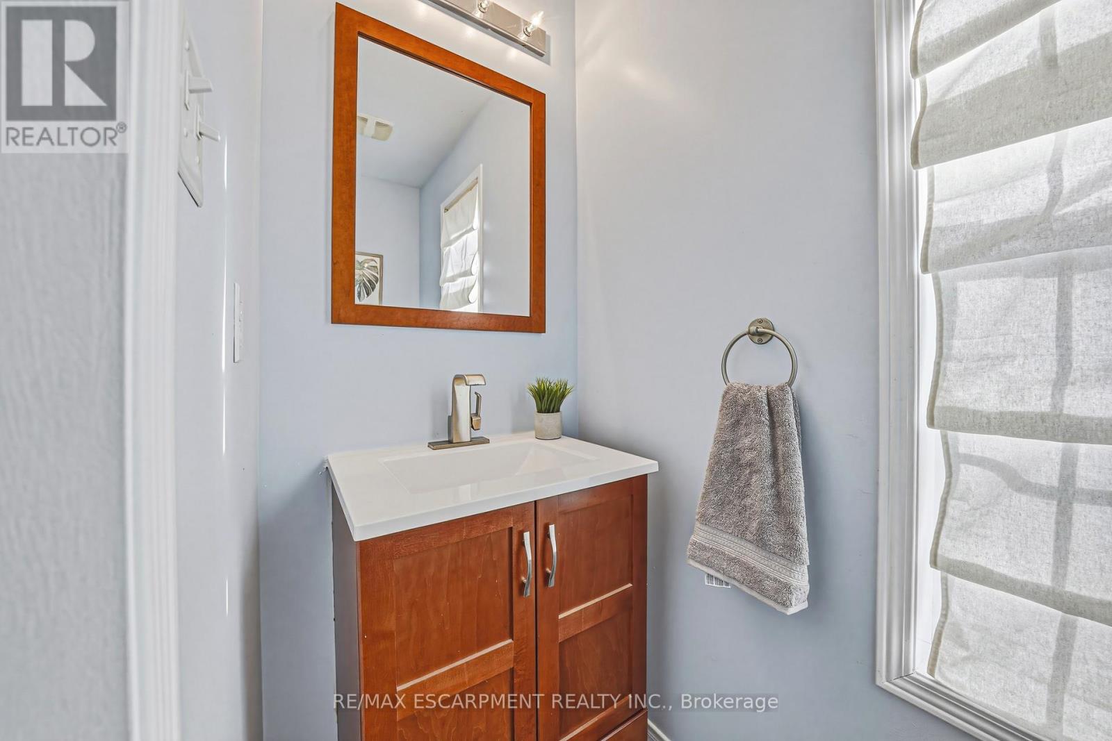 103 Powell Drive, Hamilton, Ontario  L0R 1C0 - Photo 11 - X12822328