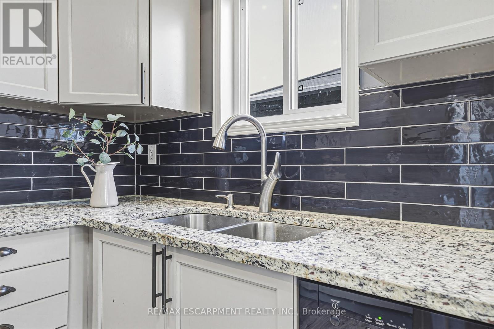 103 Powell Drive, Hamilton, Ontario  L0R 1C0 - Photo 18 - X12822328