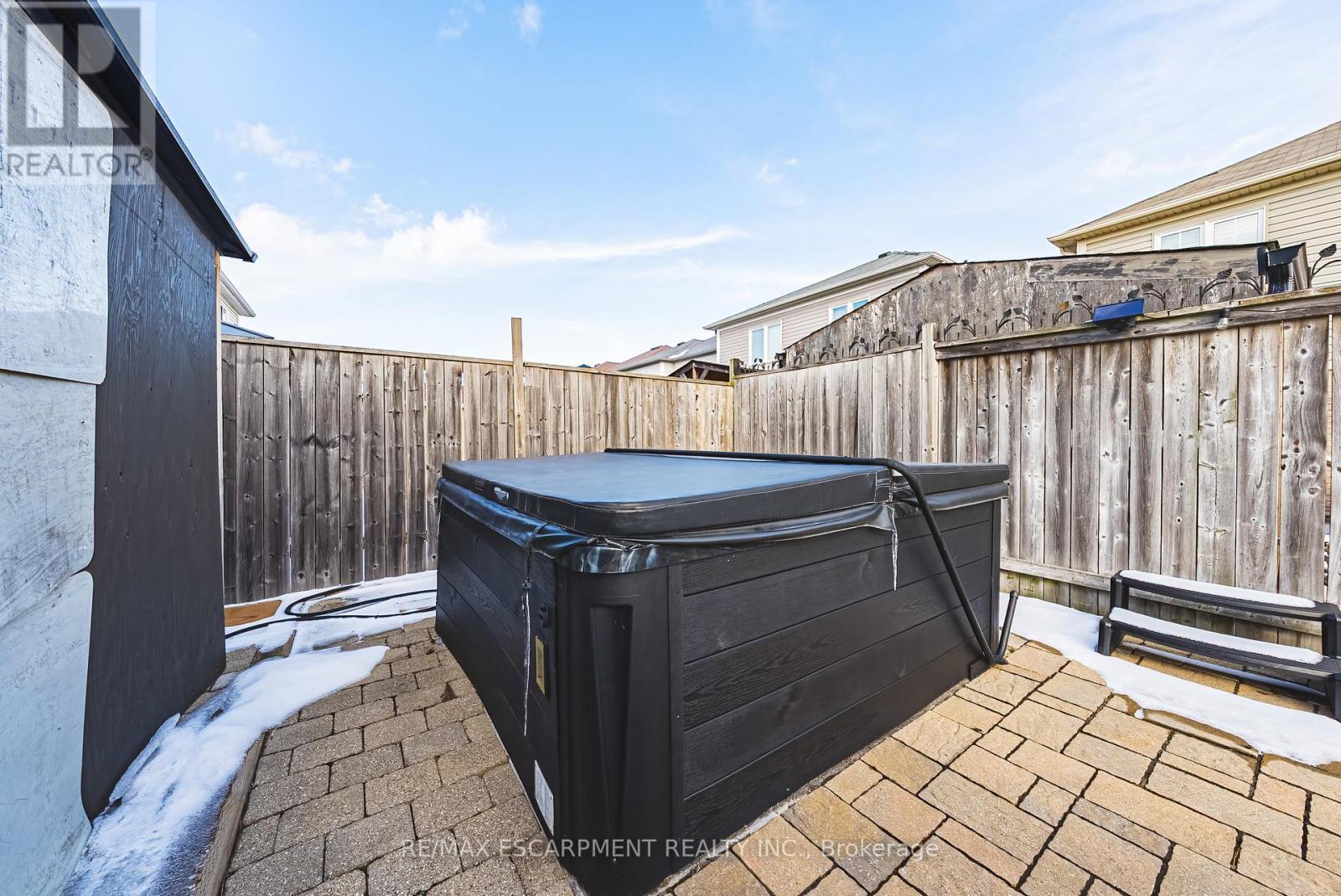 103 Powell Drive, Hamilton, Ontario  L0R 1C0 - Photo 35 - X12822328