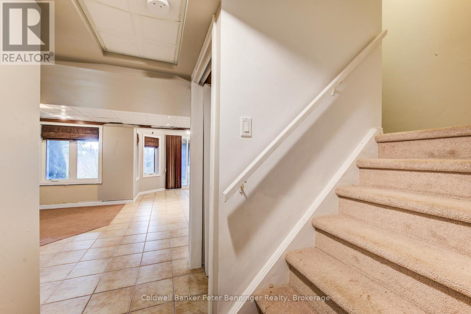 142 Severn Drive, Guelph (Grange Road), Ontario  N1E 7K5 - Photo 33 - X12810988