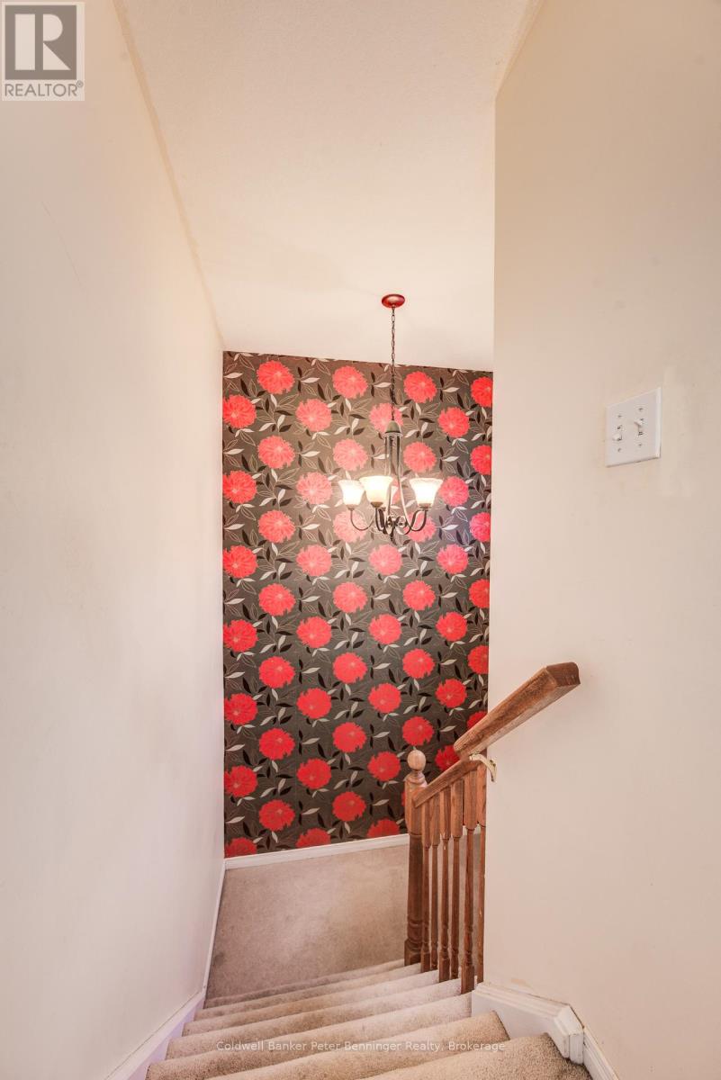 142 Severn Drive, Guelph (Grange Road), Ontario  N1E 7K5 - Photo 21 - X12810988