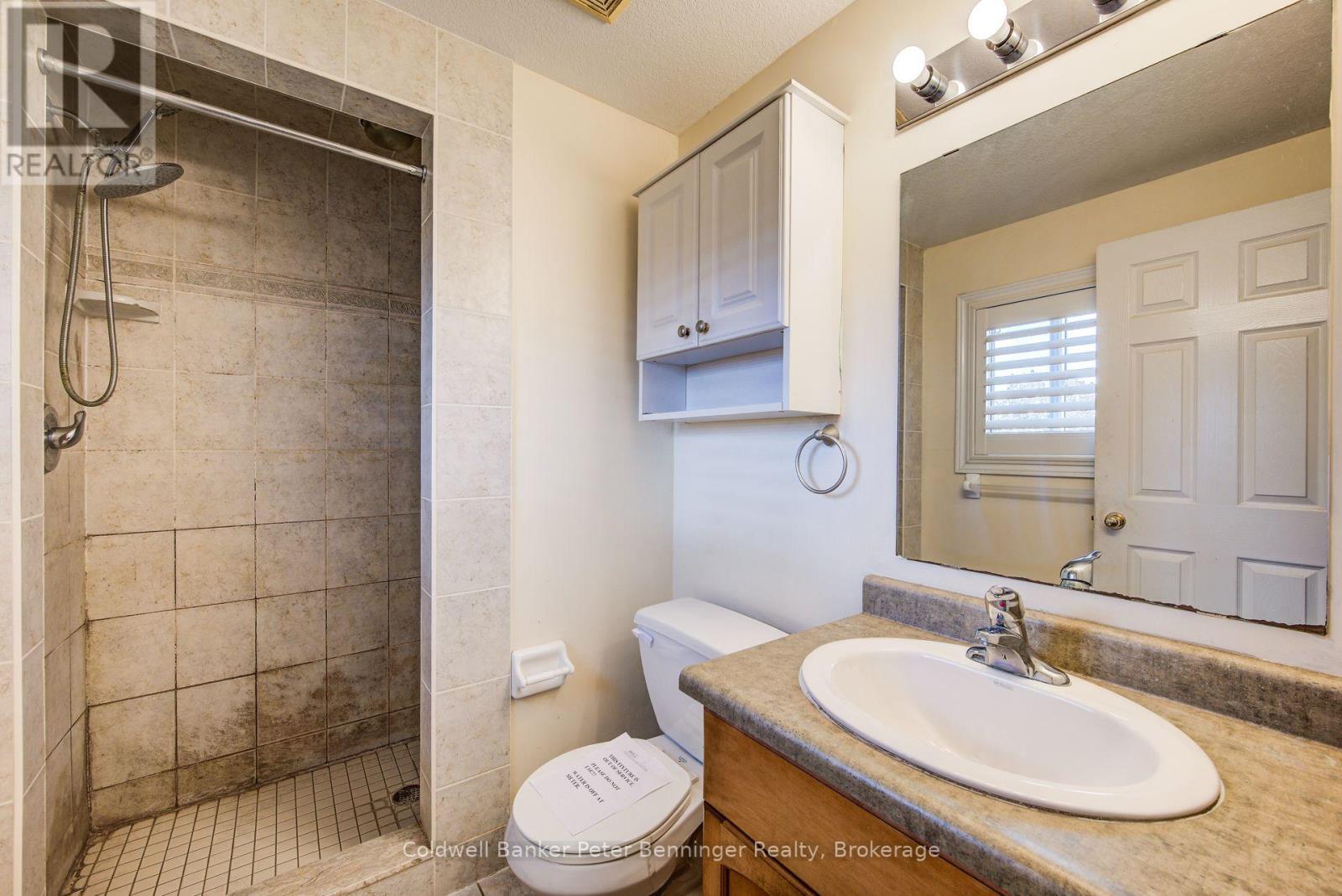 142 Severn Drive, Guelph (Grange Road), Ontario  N1E 7K5 - Photo 32 - X12810988