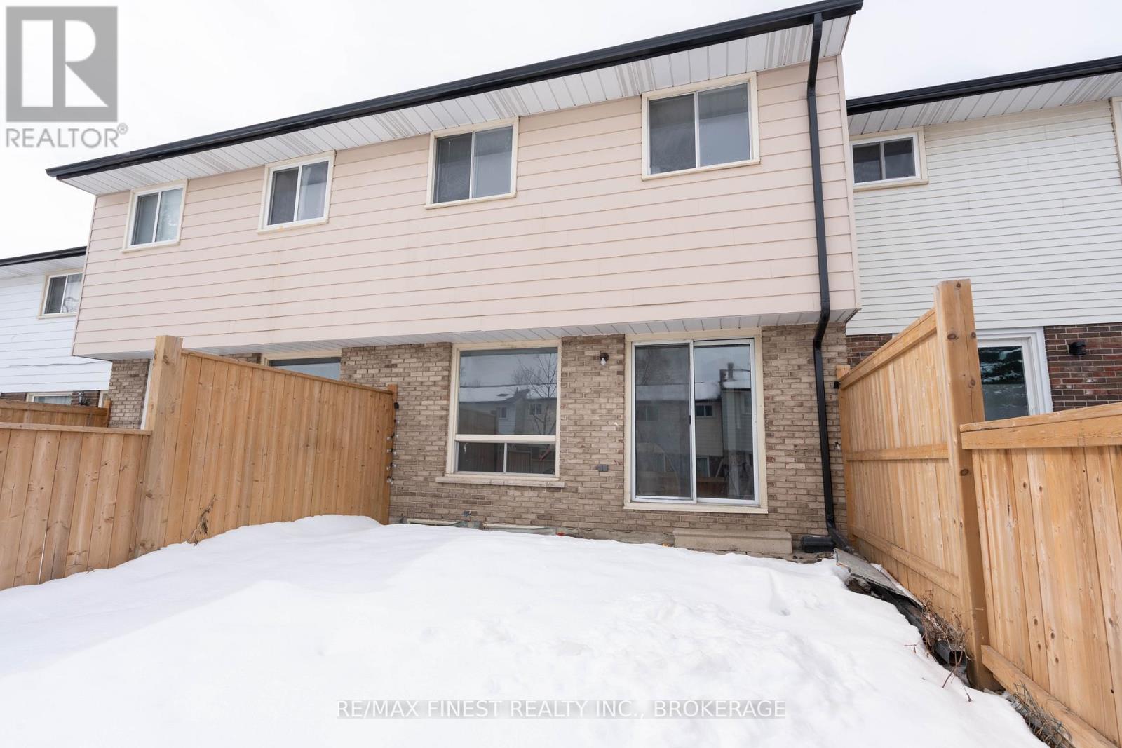 991 Amberdale Crescent, Kingston, Ontario  K7M 6X6 - Photo 3 - X12818812