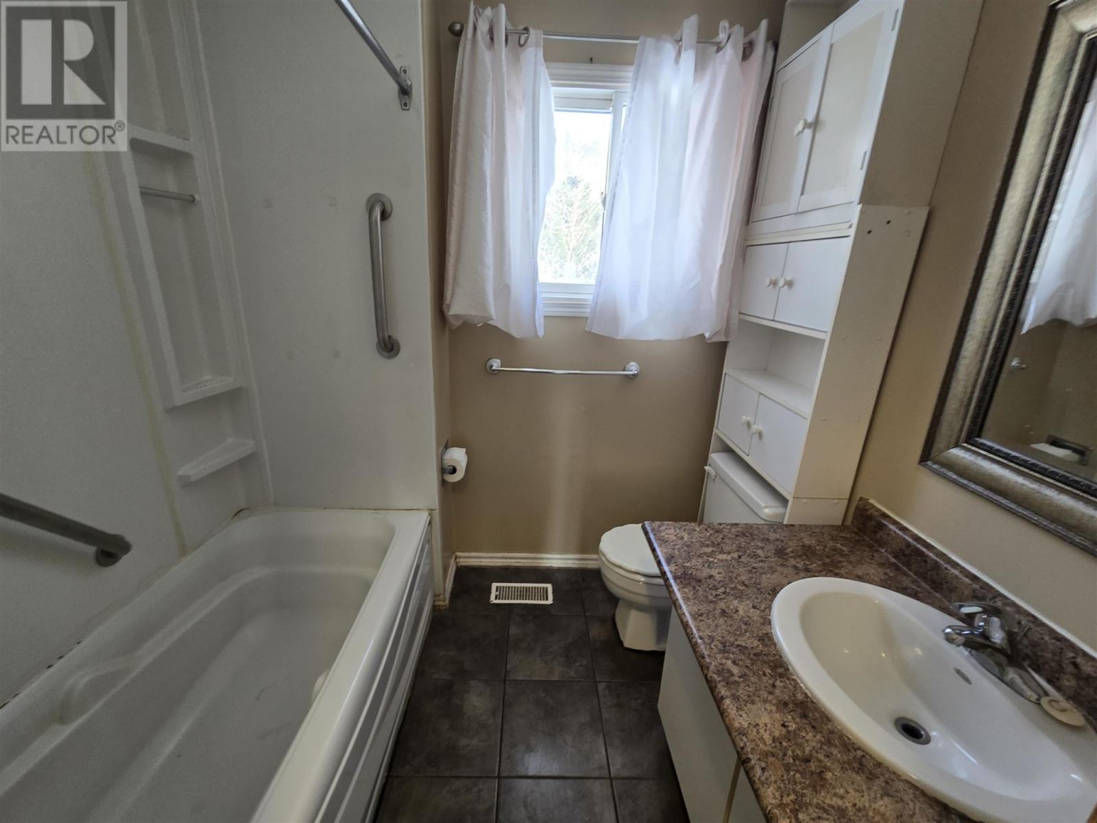 44 Lachance Pl, Elliot Lake, Ontario  P5A 3B8 - Photo 11 - SM260282