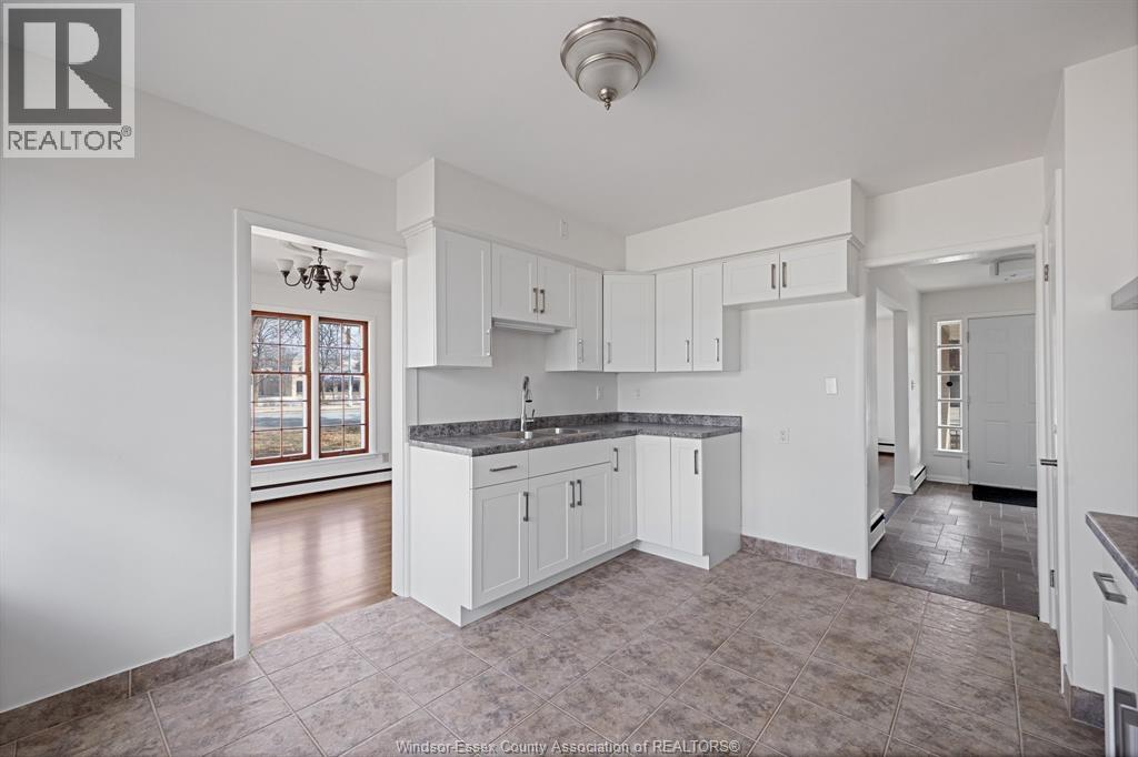 3985 Dougall Ave., Windsor, Ontario  N9G 1X3 - Photo 9 - 25017024