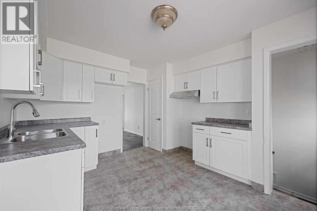 3985 Dougall Ave., Windsor, Ontario  N9G 1X3 - Photo 8 - 25017024