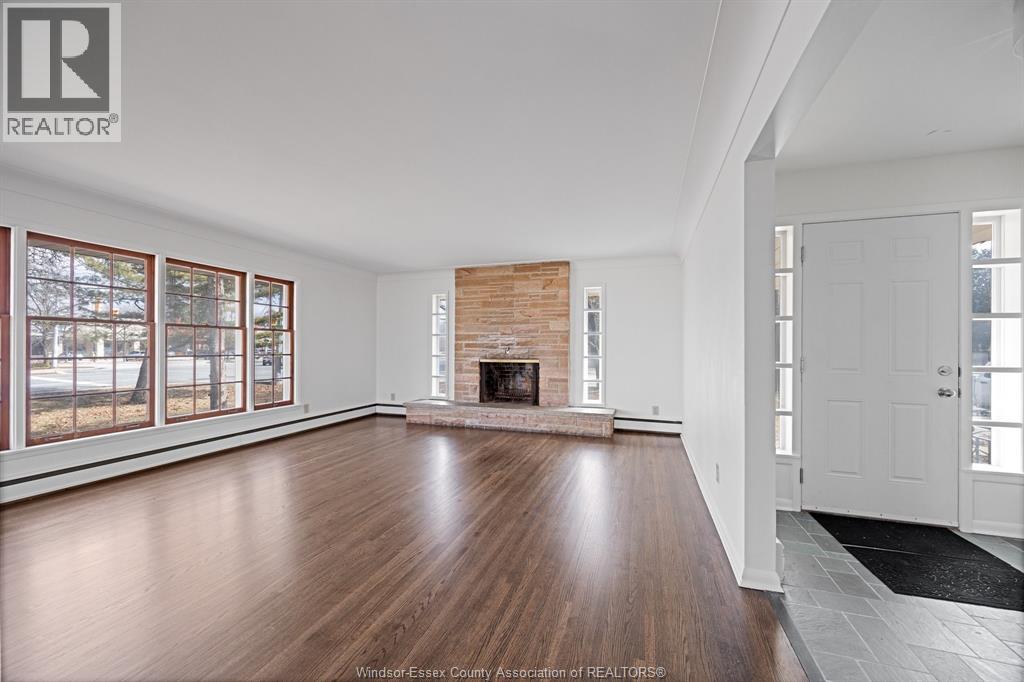 3985 Dougall Ave., Windsor, Ontario  N9G 1X3 - Photo 3 - 25017024