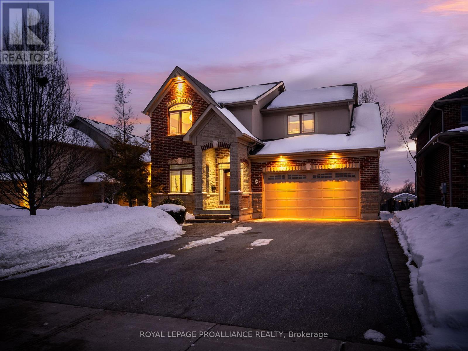 240 Avondale Road, Belleville, Ontario  K8P 0B6 - Photo 2 - X12822484