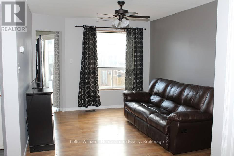 218 Silurian Drive, Guelph, Ontario  N1E 7B9 - Photo 5 - X12822438