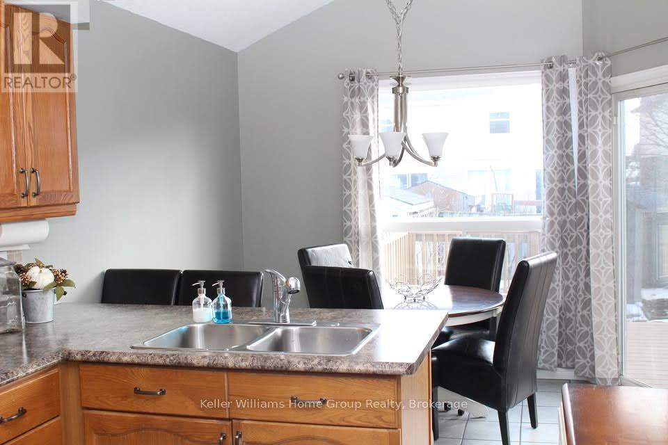 218 Silurian Drive, Guelph, Ontario  N1E 7B9 - Photo 6 - X12822438