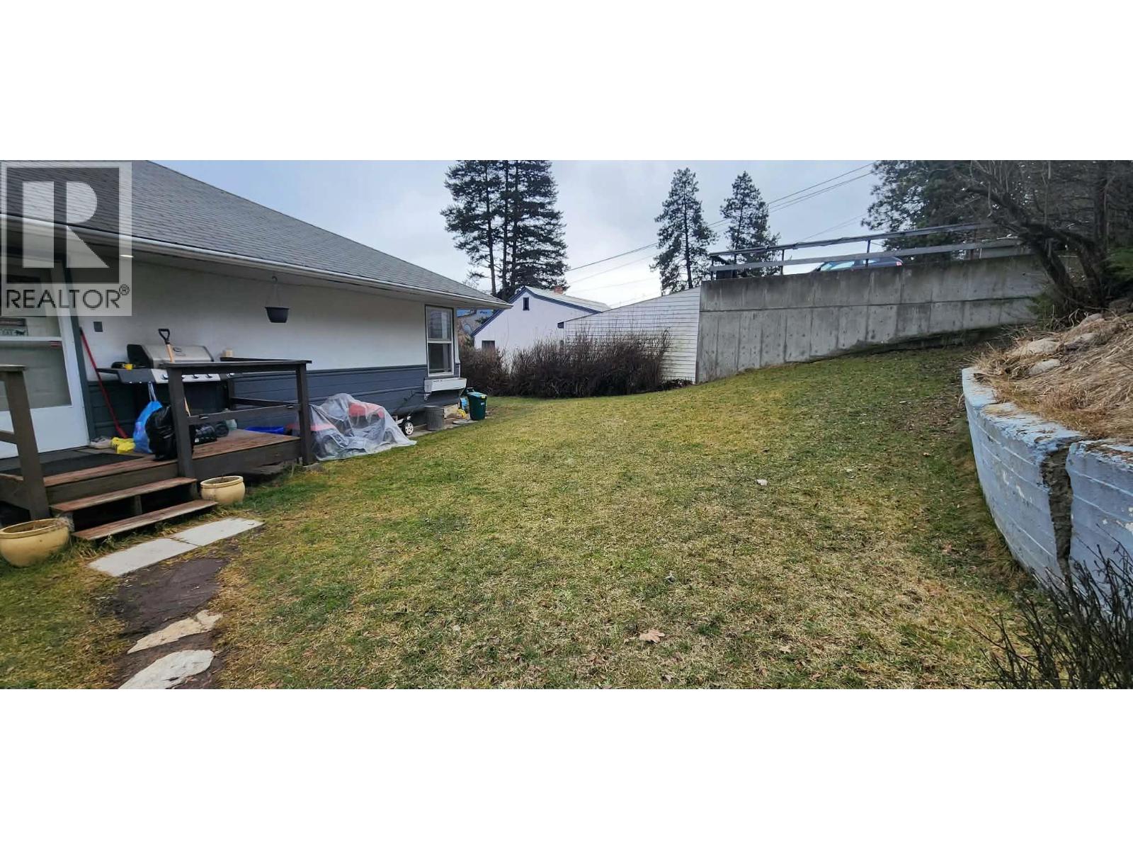 2017 Catt Avenue, Lumby, British Columbia  V0E 2G0 - Photo 24 - 10370379